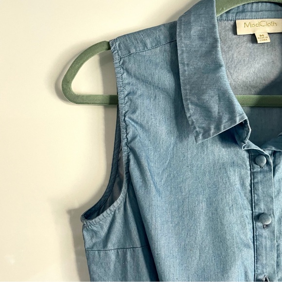 Modcloth Blue Chambray Button Up Sleeveless Tie Waist Top Blouse Size M EUC - Picture 7 of 12